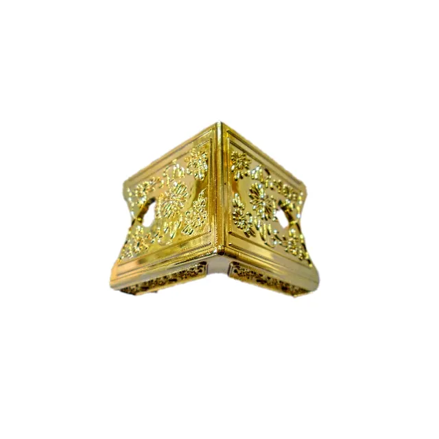 Coffin corner 6218 corner clips in gold color