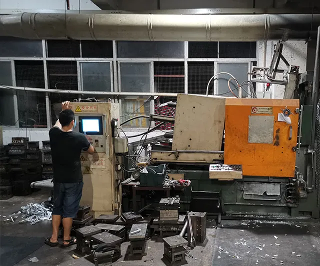 Zamak die casting machine in operation at the Virtue Hardware factory in Wenzhou